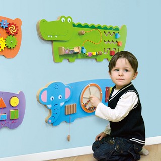 Wall toy crocodil